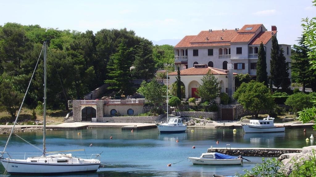 Vila Jadranka Apartments And Rooms Omišalj Habitación foto